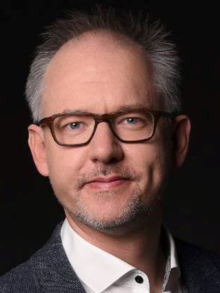Dr. Andreas Staufer